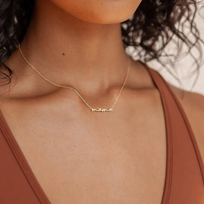 Mamá Tiny Necklace